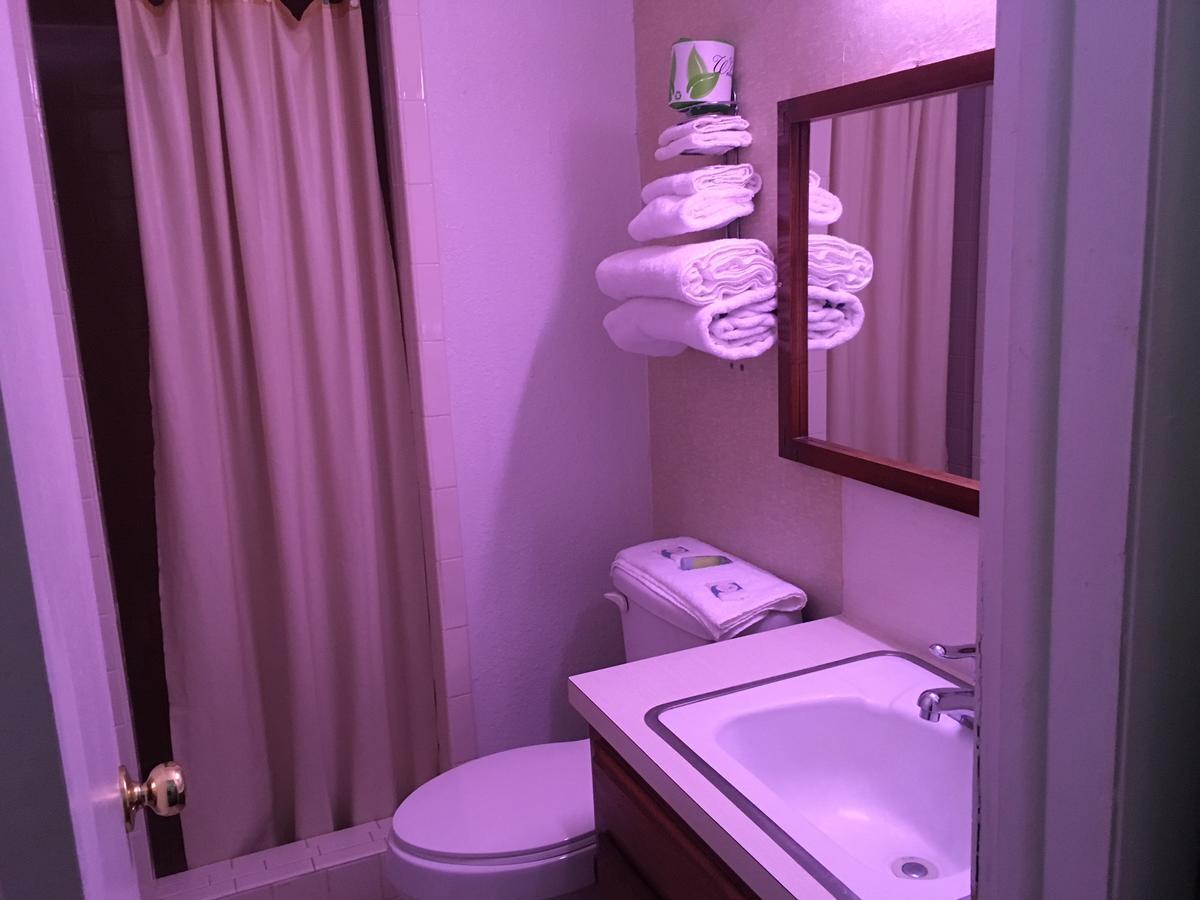 Skyliner Motel Stroud 外观 照片