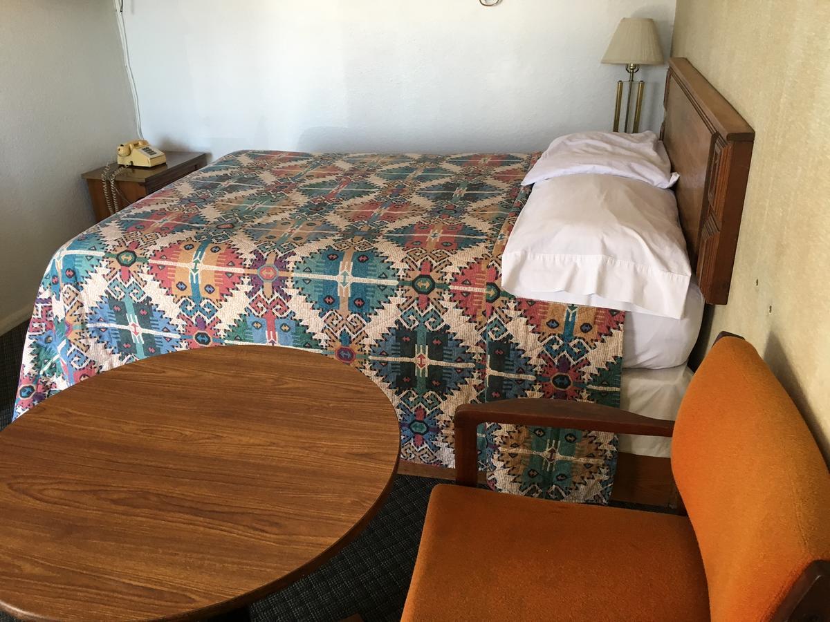 Skyliner Motel Stroud 外观 照片