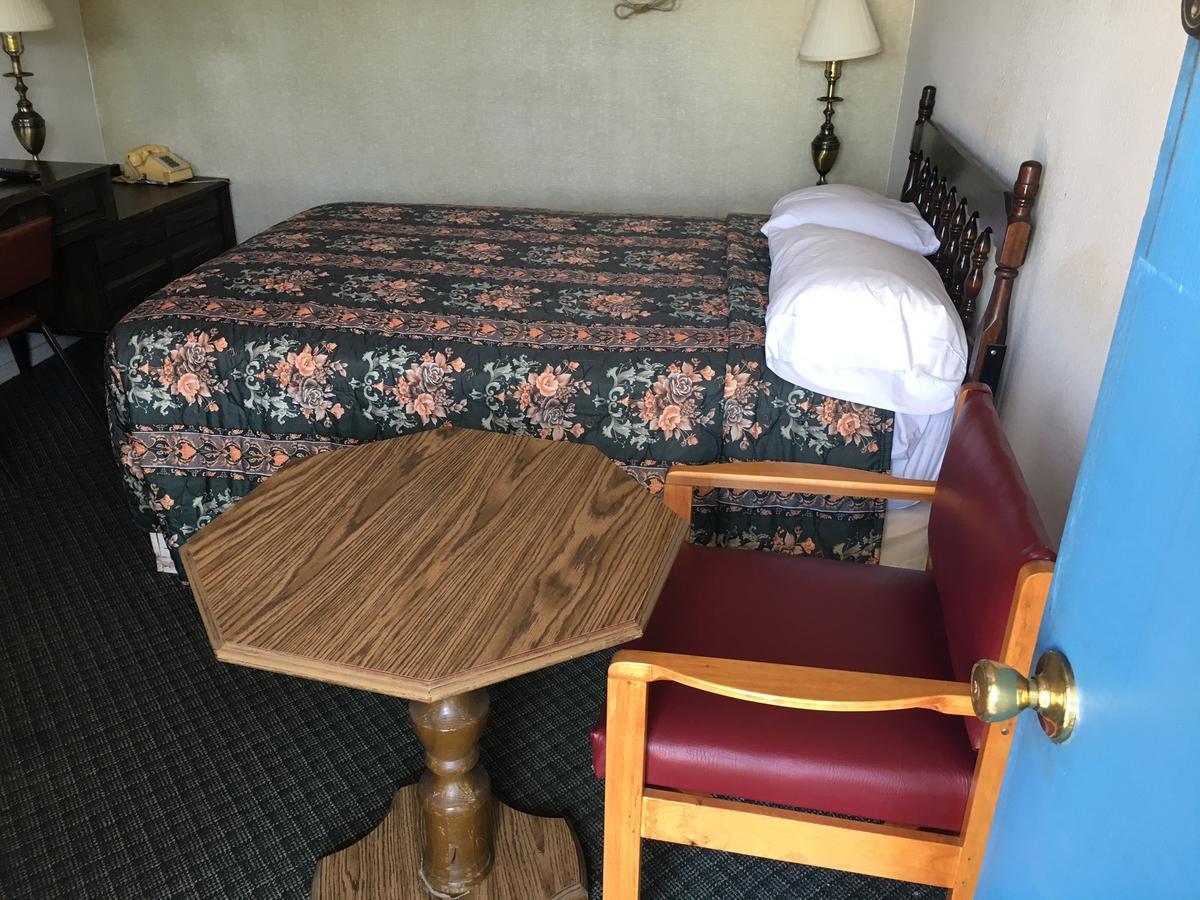 Skyliner Motel Stroud 外观 照片