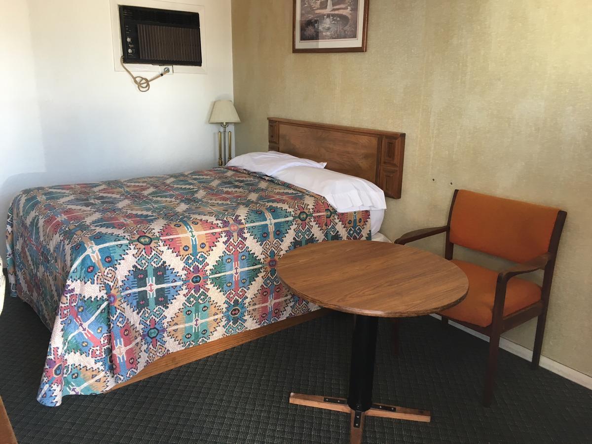 Skyliner Motel Stroud 外观 照片