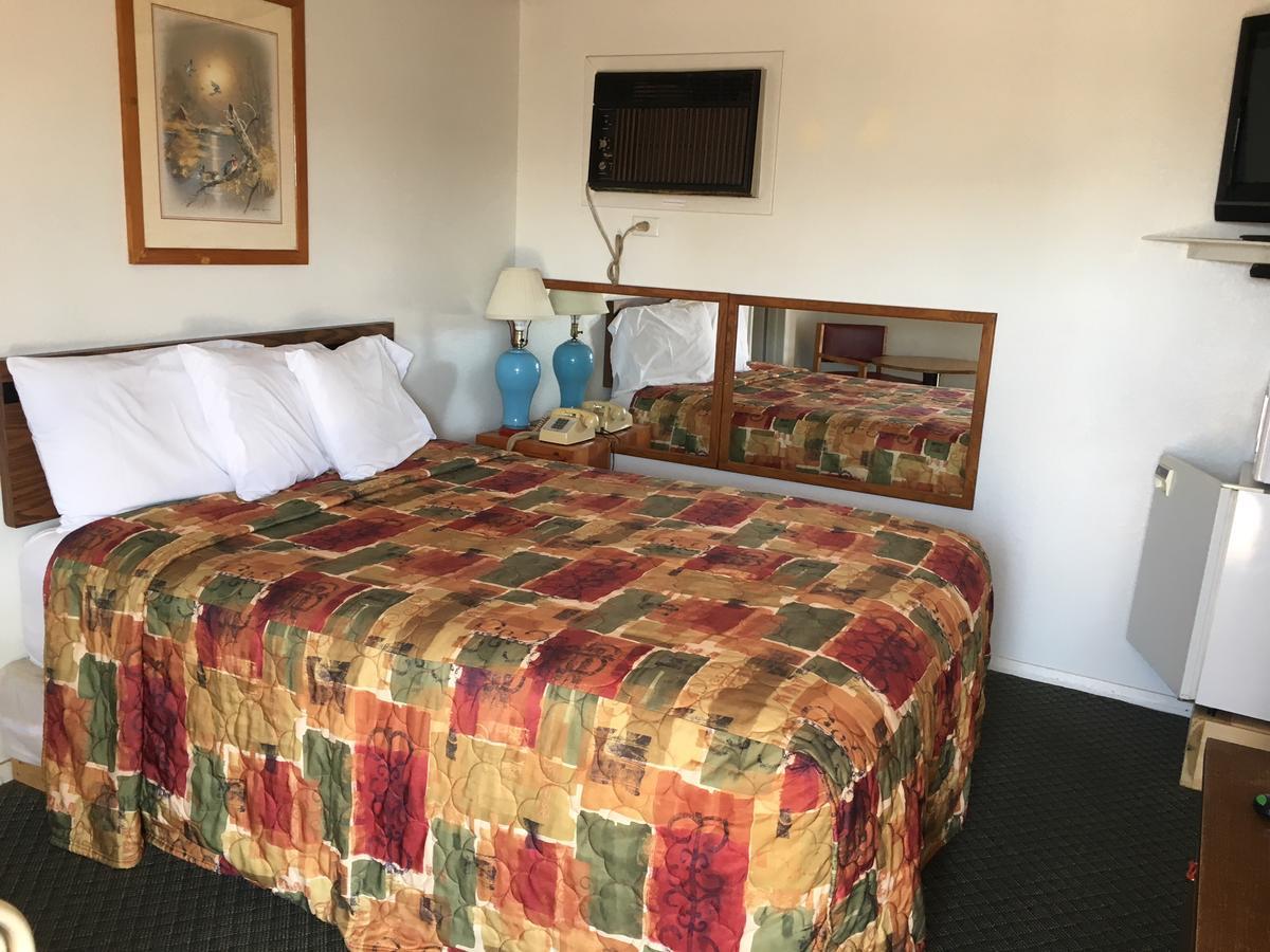 Skyliner Motel Stroud 外观 照片