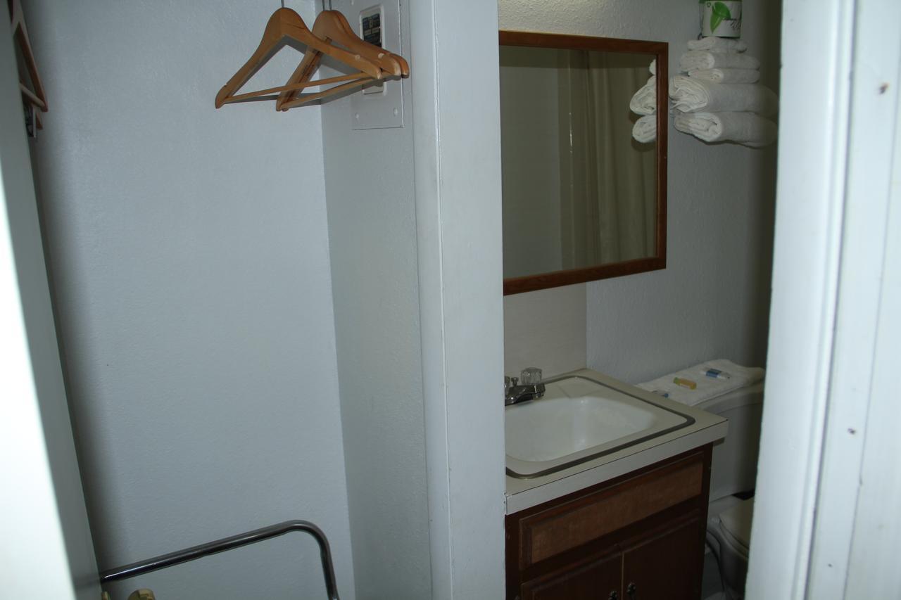 Skyliner Motel Stroud 外观 照片