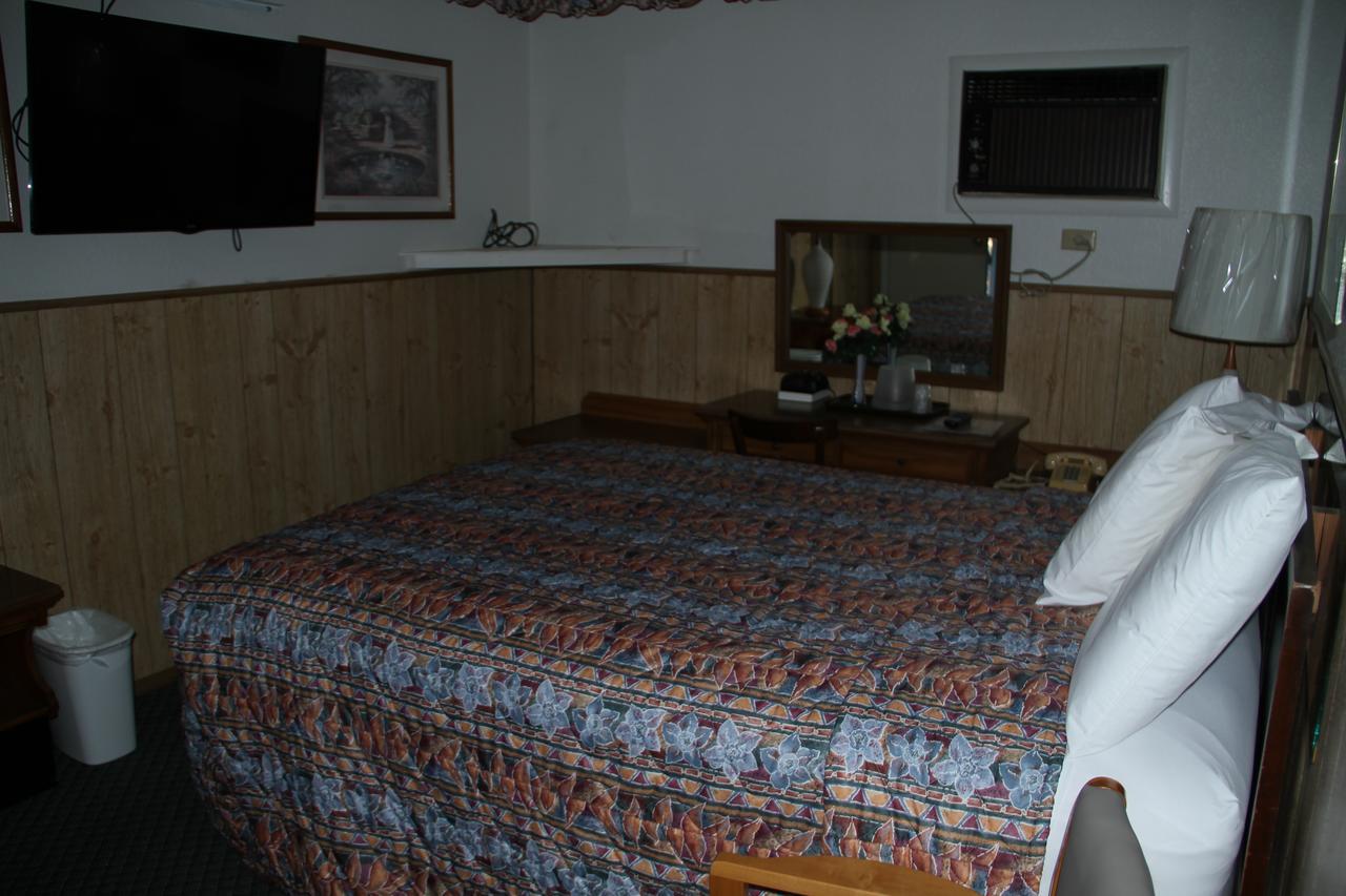 Skyliner Motel Stroud 外观 照片