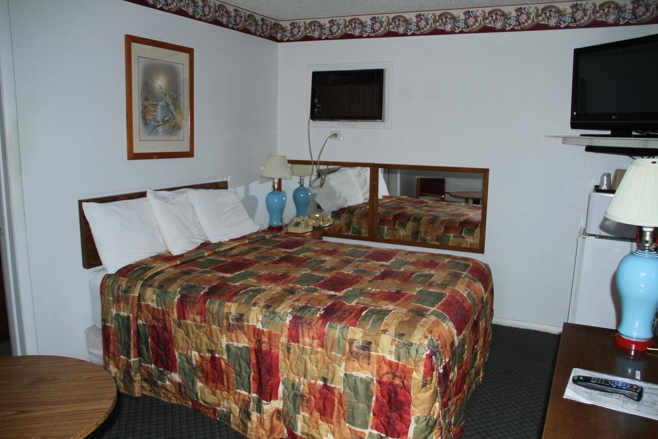 Skyliner Motel Stroud 外观 照片